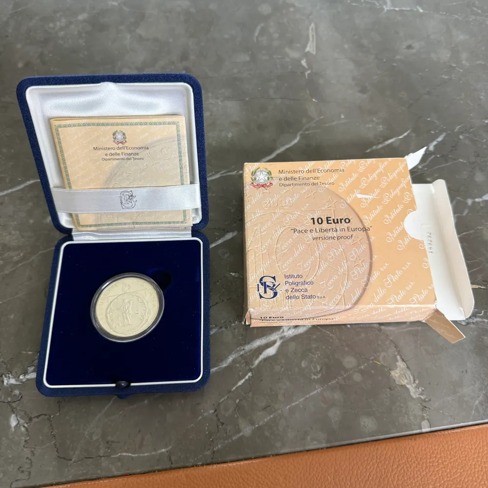 10 € Rauha ja vapaus Euroopassa hopeakolikoiden kestävä versio